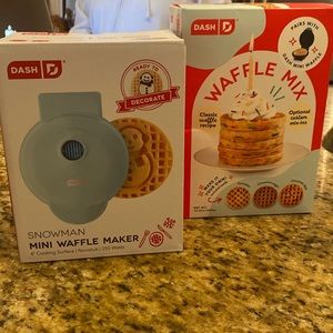 Mini snowman waffle maker